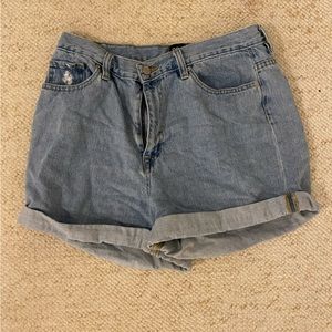 Urban Outfitters BDG Mom High Rise Jean Short 31